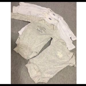 Newborn onsie lot